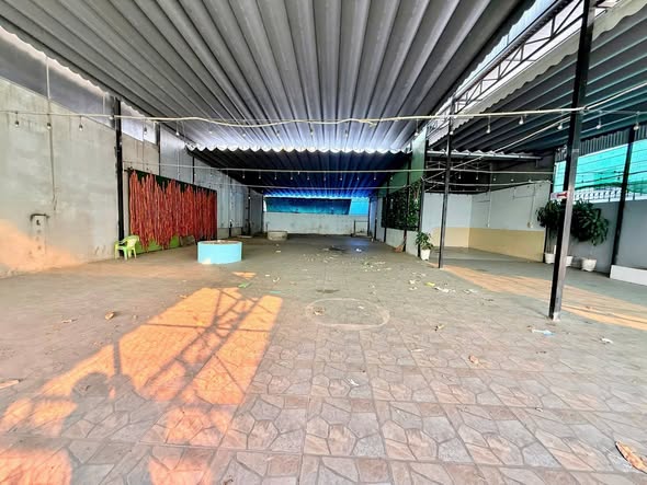 NC: MẶT BẰNG LÝ THÁI TỔ NỐI DÀI – LONG XUYÊN✍️ 390m² (15×26m) – sẵn khung, có WC